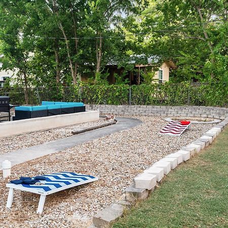 Upstay - Bungalow W Games Golf Fire And Patio Austin Kültér fotó